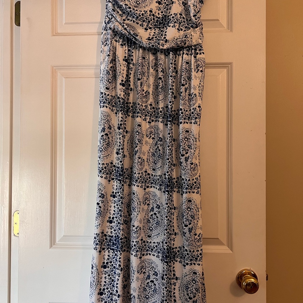 Cute sleeveless maxi dress